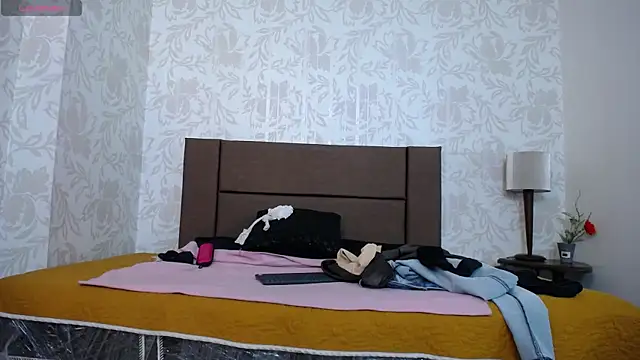 Snapshot of Ava_Raye chatting on 23, 4, 2026 Ava Raye online show from 23, 4, 2026