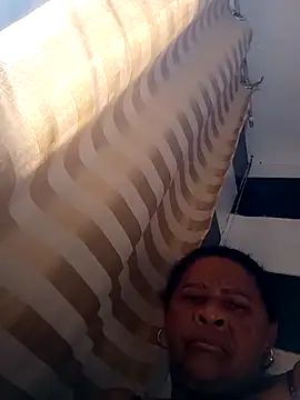 Snapshot of Rosabela04 chatting on 12, 11, 2025 Rosabela04 online show from 12, 11, 2025