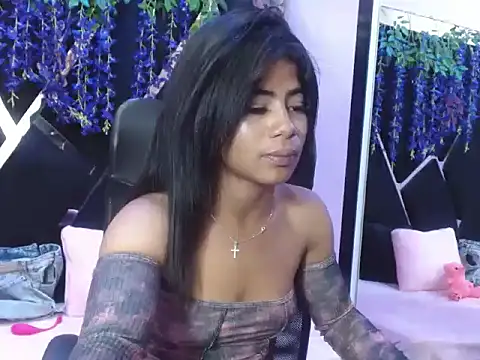 Snapshot of Zoe_Browns_ chatting on 25, 10, 2025 Zoe Browns  online show from 25, 10, 2025