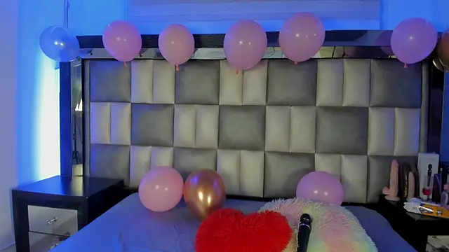 Snapshot of abbiecollins_js chatting on 14, 11, 2025 abbiecollins js online show from 14, 11, 2025