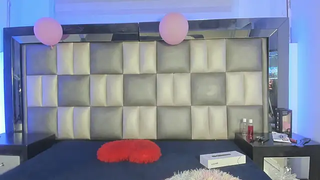 Snapshot of abbiecollins_js chatting on 27, 11, 2025 abbiecollins js online show from 27, 11, 2025