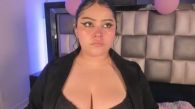 Snapshot of abbiecollins_js chatting on 28, 11, 2025 abbiecollins js online show from 28, 11, 2025