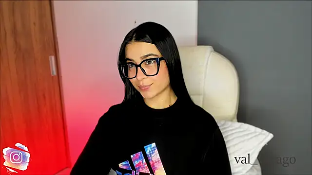 Snapshot of val_varago chatting on 20, 9, 2025 val varago online show from 20, 9, 2025