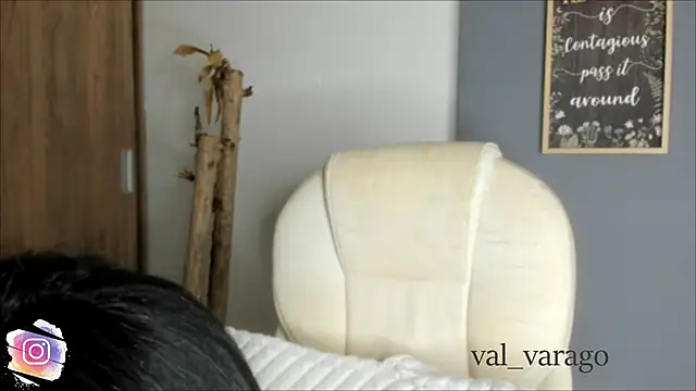 Snapshot of val_varago chatting on 10, 6, 2026 val varago online show from 10, 6, 2026