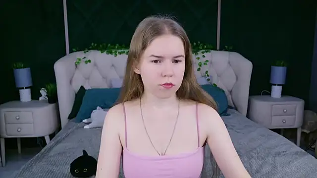 Snapshot of Alida_Brice chatting on 6, 11, 2025 Alida Brice online show from 6, 11, 2025