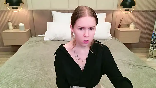 Snapshot of Alida_Brice chatting on 18, 11, 2025 Alida Brice online show from 18, 11, 2025