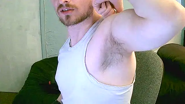 Snapshot of britlad77 chatting on 19, 9, 2025 britlad77 online show from 19, 9, 2025