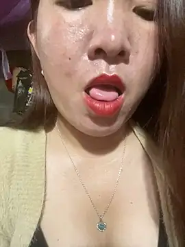 Luna-ass online show from 3, 2, 2026