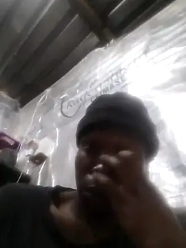 Snapshot of Msoon001 chatting on 14, 10, 2025 Msoon001 online show from 14, 10, 2025