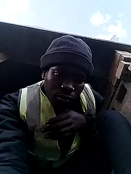 Snapshot of Msoon001 chatting on 15, 12, 2025 Msoon001 online show from 15, 12, 2025