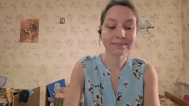 QutieDaSweet online show from 6, 10, 2025