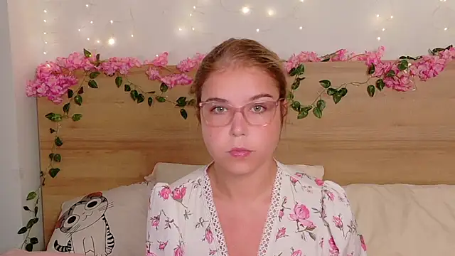 Snapshot of Lilith_Bonheur chatting on 16, 10, 2025 Lilith Bonheur online show from 16, 10, 2025