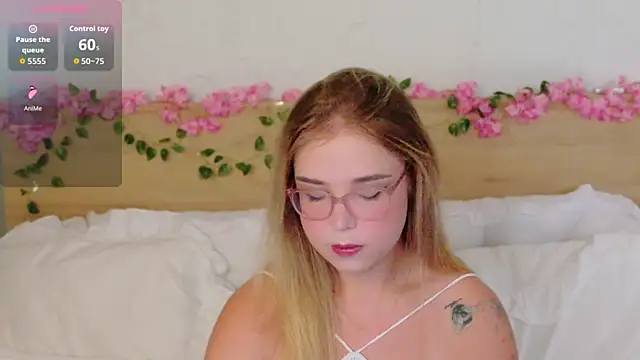 Lilith Bonheur online show from 16, 12, 2025