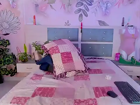 Snapshot of sweet_lulu_sofia chatting on 1, 10, 2025 sweet lulu sofia online show from 1, 10, 2025