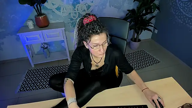 Snapshot of UmaSpace chatting on 21, 11, 2025 UmaSpace online show from 21, 11, 2025