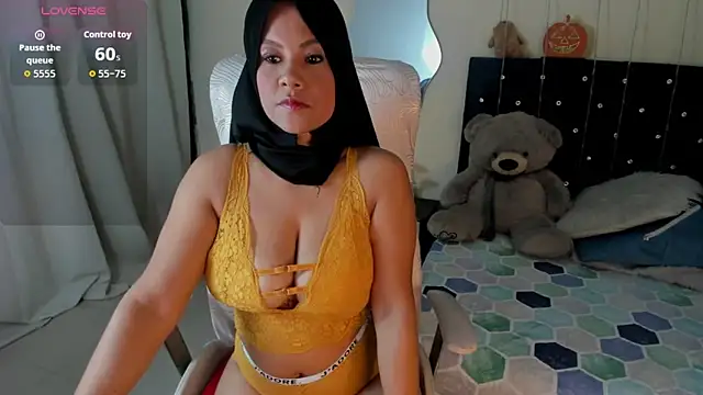 Snapshot of MalakChauriye chatting on 21, 12, 2025 MalakChauriye online show from 21, 12, 2025