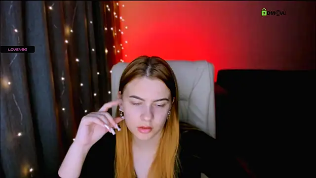 Snapshot of red__dizzy chatting on 13, 11, 2025 red dizzy online show from 13, 11, 2025