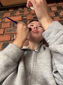 Snapshot of LAURA_LLL chatting on 20, 9, 2025 LAURA LLL online show from 20, 9, 2025