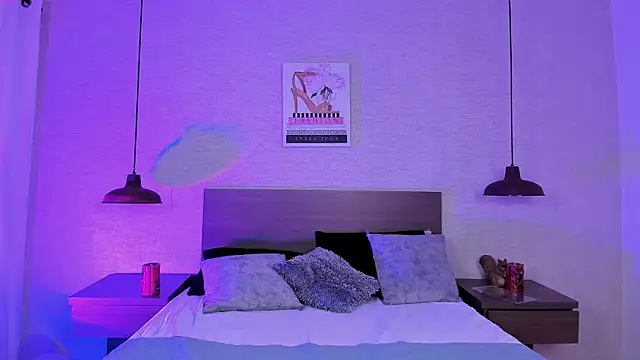 cloehill  online show from 11, 11, 2025