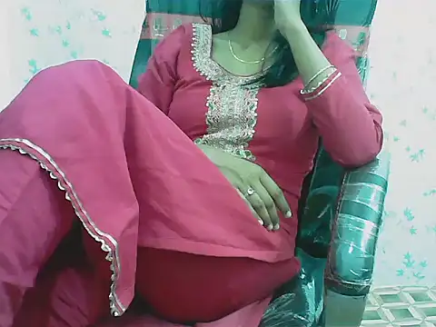 short girl  online show from 25, 3, 2026