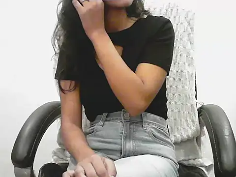 Snapshot of short_girl_ chatting on 29, 5, 2026 short girl online show from 29, 5, 2026