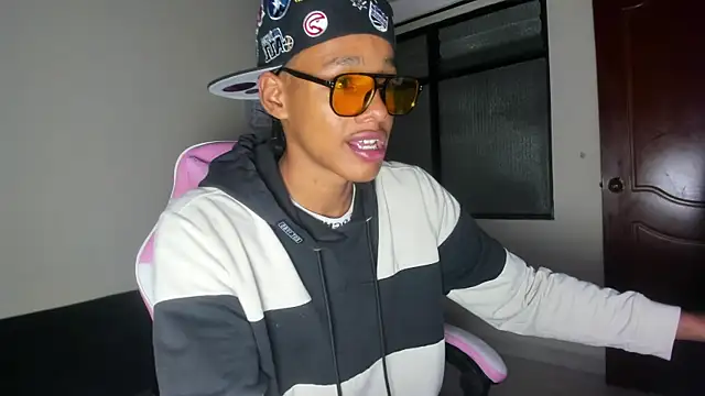 Snapshot of jordan_mm420 chatting on 24, 11, 2025 jordan mm420 online show from 24, 11, 2025