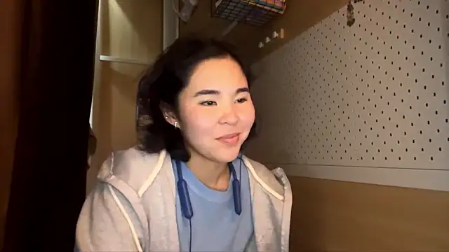 Snapshot of JennyCarpenter chatting on 5, 4, 2026 JennyCarpenter online show from 5, 4, 2026