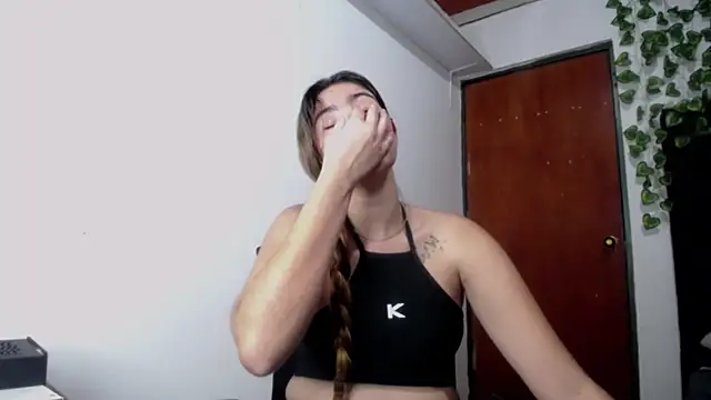 Snapshot of isabel_09 chatting on 14, 10, 2025 isabel 09 online show from 14, 10, 2025