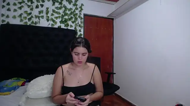 Snapshot of isabel_09 chatting on 8, 11, 2025 isabel 09 online show from 8, 11, 2025