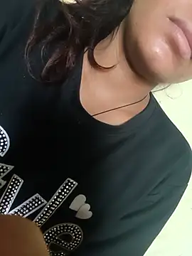 Snapshot of Aaisha-16 chatting on 6, 6, 2026 Aaisha-16 online show from 6, 6, 2026