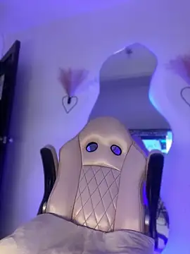 Snapshot of Mia_royal chatting on 18, 4, 2026 Mia royal online show from 18, 4, 2026