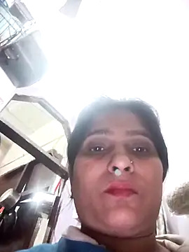 Snapshot of aliya-jaan71 chatting on 5, 1, 2026 aliya-jaan71 online show from 5, 1, 2026