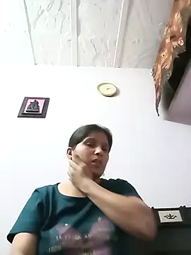 Snapshot of aliya-jaan71 chatting on 7, 4, 2026 aliya-jaan71 online show from 7, 4, 2026