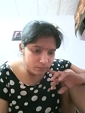 Snapshot of aliya-jaan71 chatting on 5, 5, 2026 aliya-jaan71 online show from 5, 5, 2026