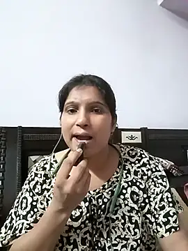 Snapshot of aliya-jaan71 chatting on 23, 7, 2026 aliya-jaan71 online show from 23, 7, 2026