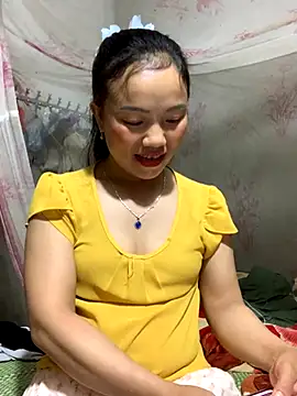Snapshot of _losrt_cherry_ chatting on 3, 10, 2025  losrt cherry  online show from 3, 10, 2025