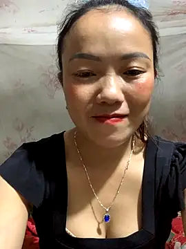 Snapshot of _losrt_cherry_ chatting on 5, 10, 2025  losrt cherry  online show from 5, 10, 2025
