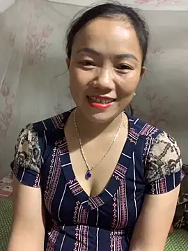 Snapshot of _losrt_cherry_ chatting on 6, 10, 2025  losrt cherry  online show from 6, 10, 2025