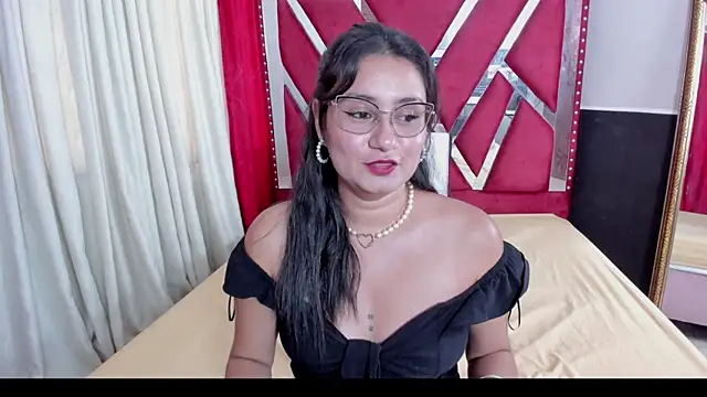 Snapshot of Luna021_1 chatting on 23, 9, 2025 Luna021 1 online show from 23, 9, 2025