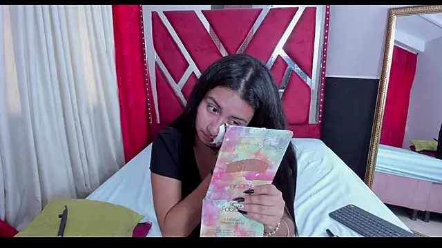 Snapshot of Luna021_1 chatting on 3, 10, 2025 Luna021 1 online show from 3, 10, 2025