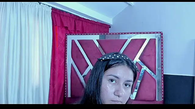 Snapshot of Luna021_1 chatting on 4, 10, 2025 Luna021 1 online show from 4, 10, 2025