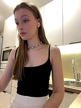 FriendlyFire 18 online show from 5, 10, 2025