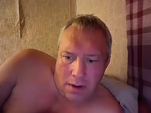 Snapshot of evulis1 chatting on 17, 9, 2025 evulis1 online show from 17, 9, 2025