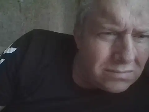 Snapshot of evulis1 chatting on 29, 9, 2025 evulis1 online show from 29, 9, 2025