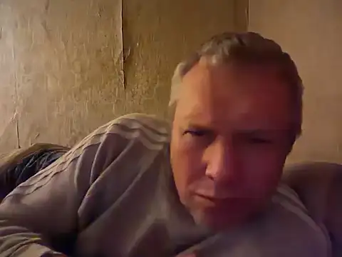 Snapshot of evulis1 chatting on 10, 10, 2025 evulis1 online show from 10, 10, 2025