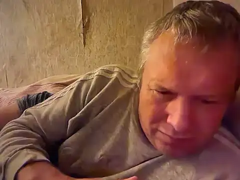 Snapshot of evulis1 chatting on 13, 10, 2025 evulis1 online show from 13, 10, 2025