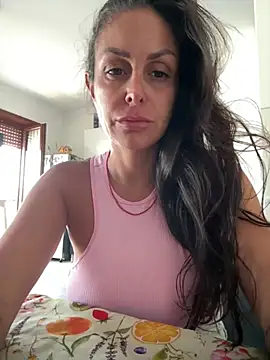 Snapshot of ainaht chatting on 9, 7, 2026 ainaht online show from 9, 7, 2026