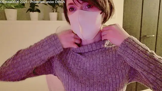 Snapshot of MariaM_080 chatting on 5, 12, 2025 MariaM 080 online show from 5, 12, 2025