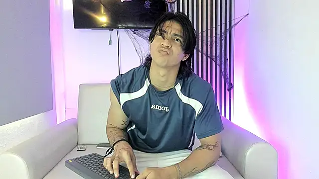 toji luxxer online show from 25, 10, 2025