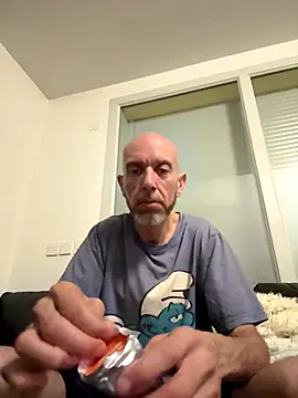 Snapshot of Sly38900 chatting on 15, 9, 2025 Sly38900 online show from 15, 9, 2025